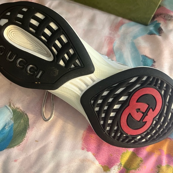 Gucci Women's Cream Sneakers - Picture 12 of 12